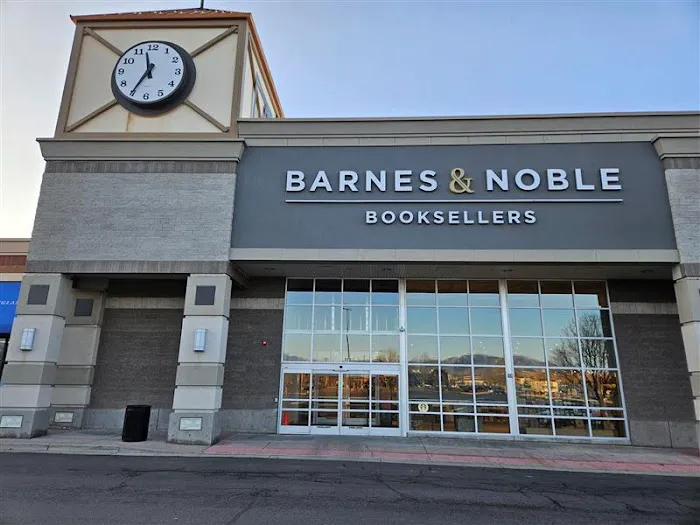 Barnes & Noble 7
