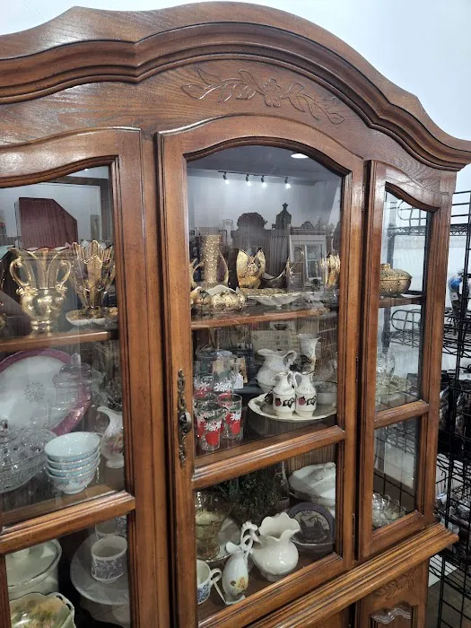 Renewed Vintage Market 9