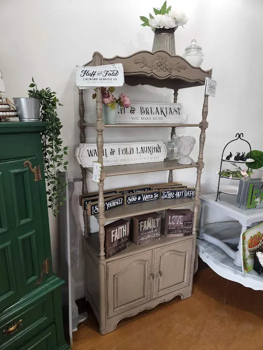 Renewed Vintage Market 8
