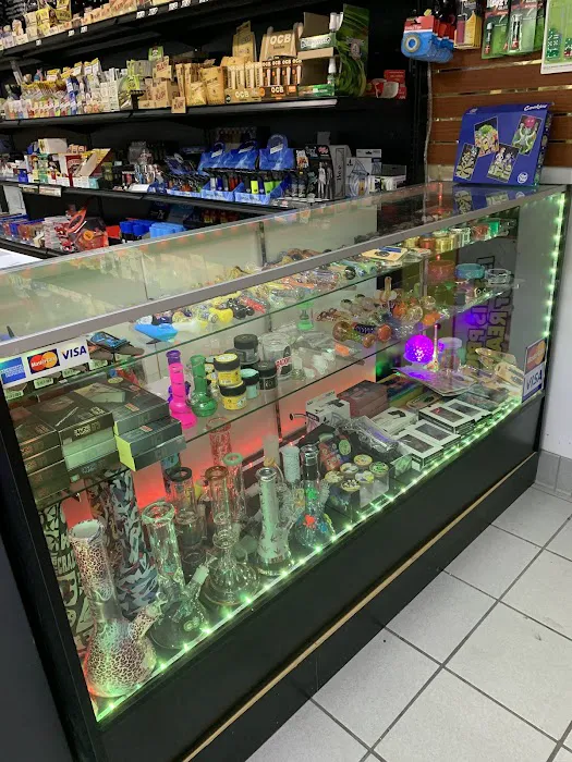 Lara store & Pizza Deli 0