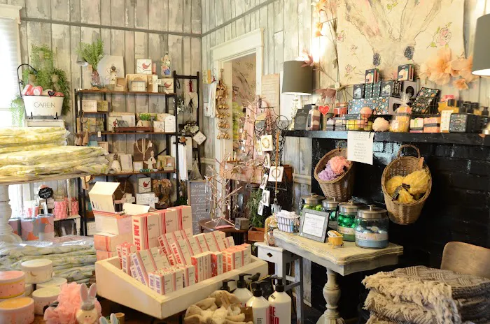 Sister's WhimZy Clothing and Gift Boutique 4
