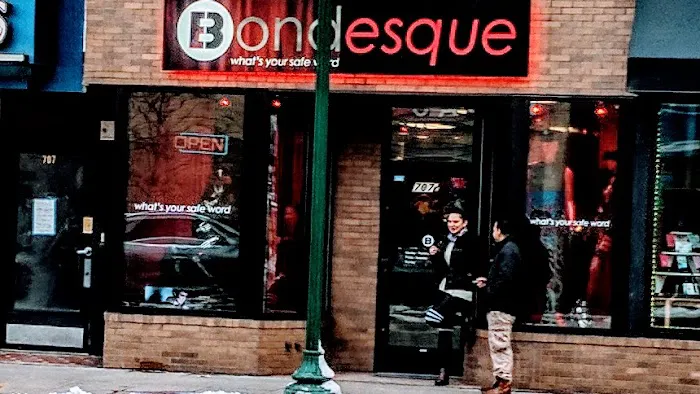 Bondesque 4