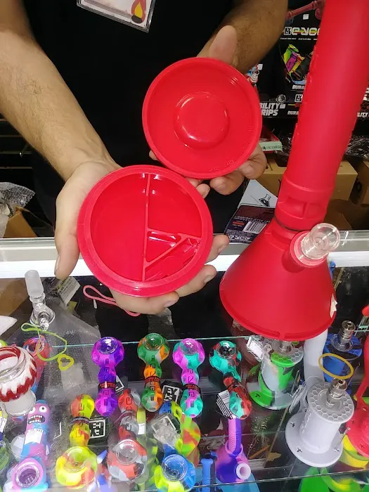 Glass Warehouse Smoke Shop 2