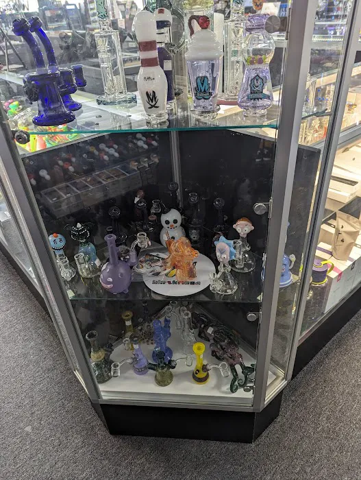 Glass Warehouse Smoke Shop 8