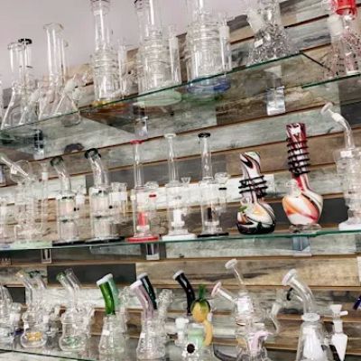 SmokeVille - An Upscale Smoke Shop