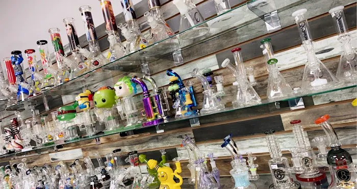 SmokeVille - An Upscale Smoke Shop 3