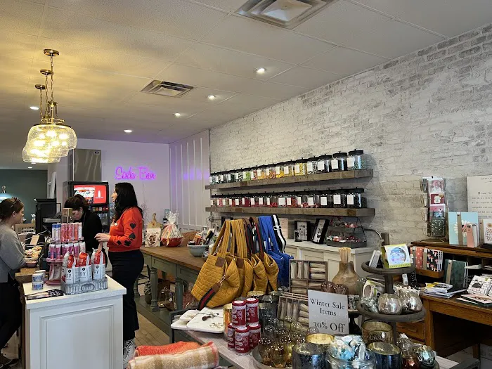 Holiday House Boutique 7