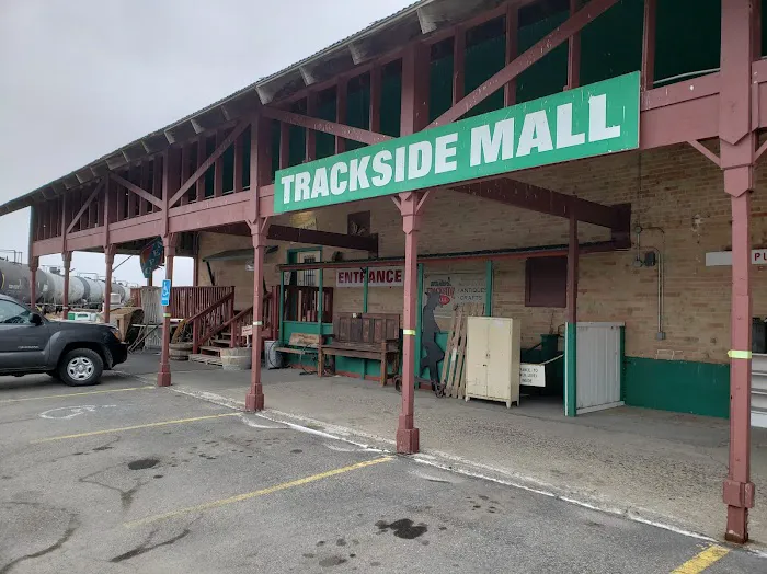 Trackside Mall 0