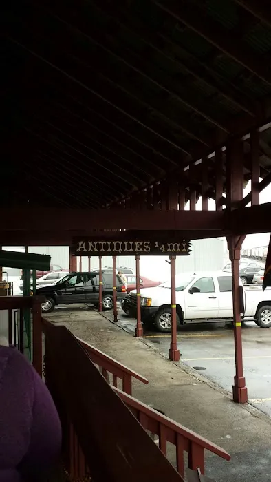 Trackside Mall 9