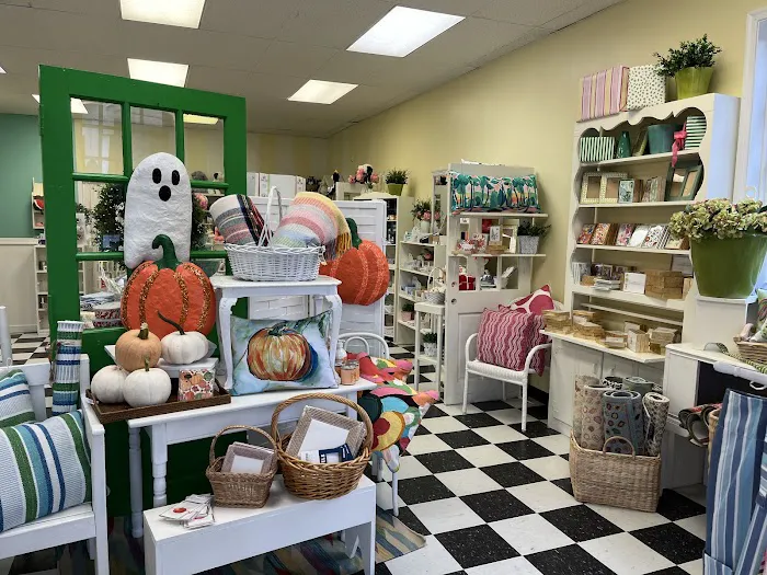 Cottage Lane Gifts And Home Decor 9