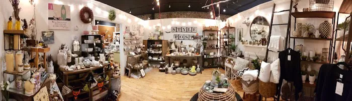 The Shops at 5807 1