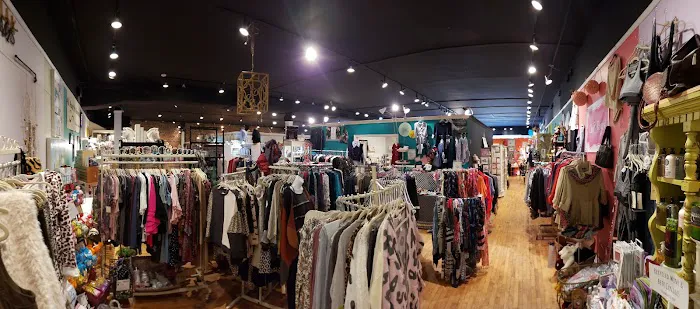 The Shops at 5807 3