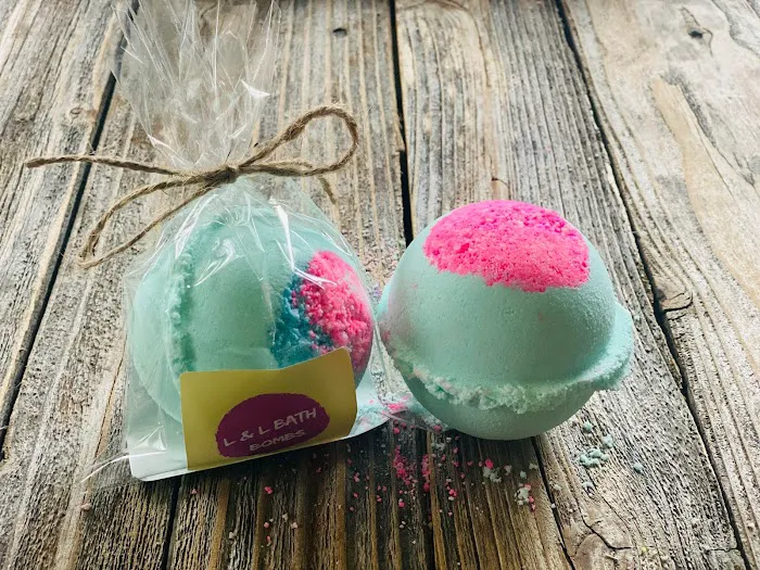 L & L Bath Bombs 0