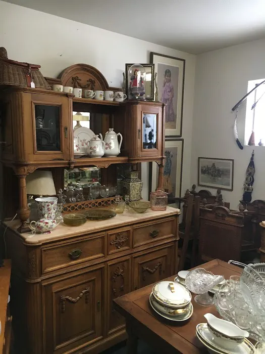 Aunt Maude's Antique Mall 4