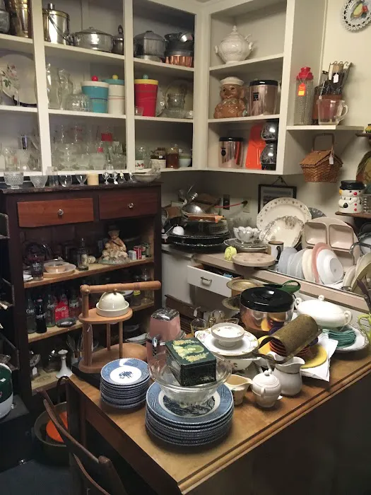 Aunt Maude's Antique Mall 7