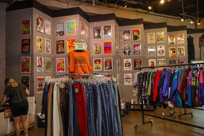 Black Hound Gallerie 4