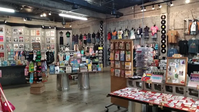 Black Hound Gallerie 8