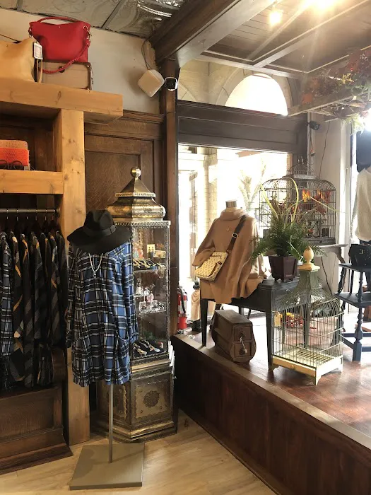 Kandy's Boutique 3