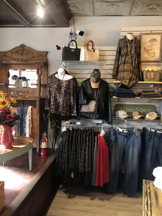 Kandy's Boutique 4