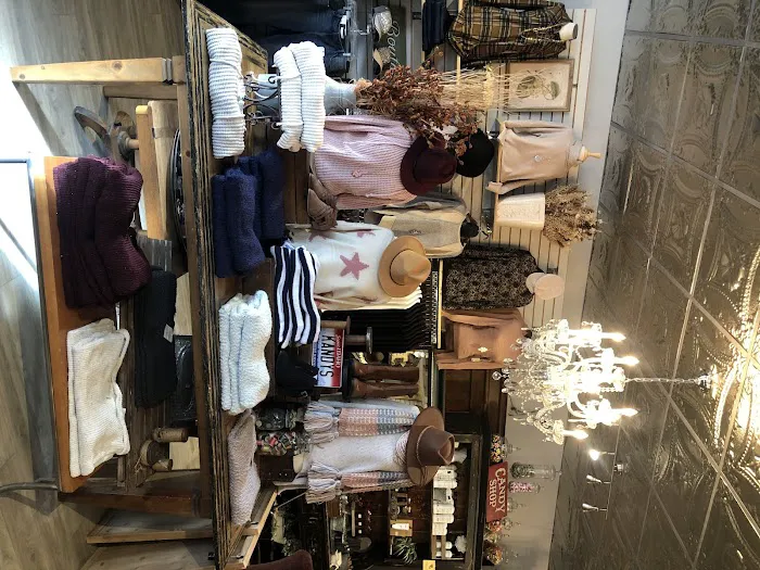 Kandy's Boutique 6