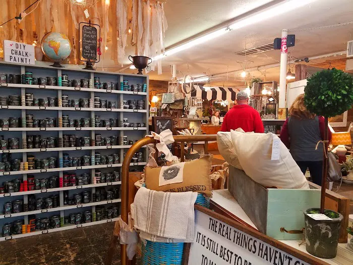 Midtown Home & Vintage Market 6