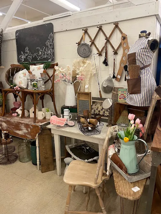 Midtown Home & Vintage Market 7