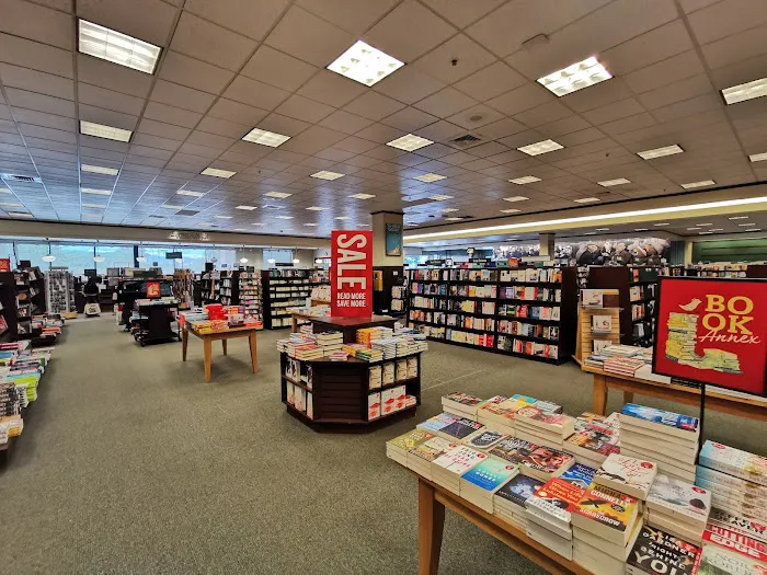 Barnes & Noble 0