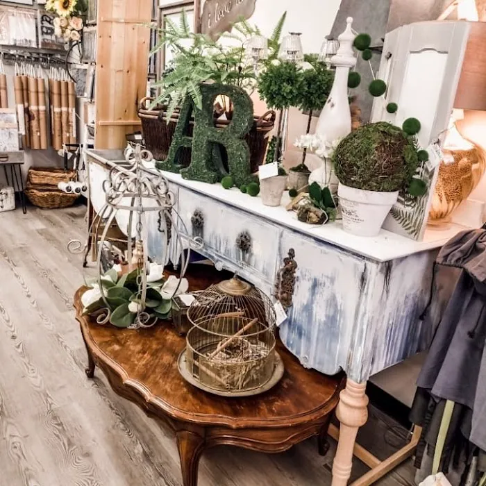 Reclaimed Cottage & Vintage Market 0