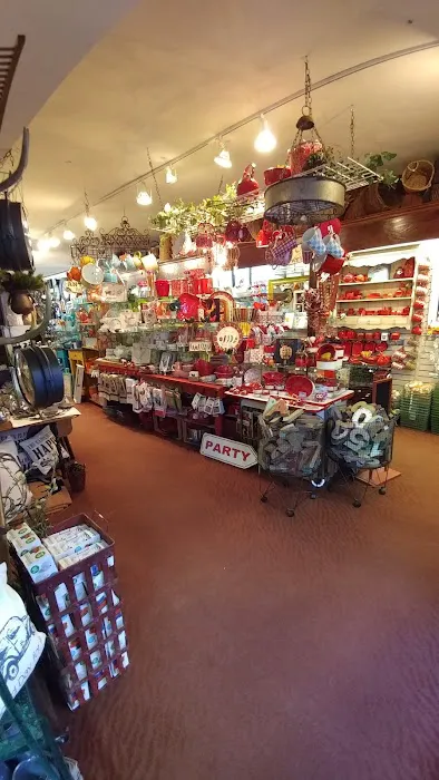 A Walk In the Woods Gallery & Gifts 5