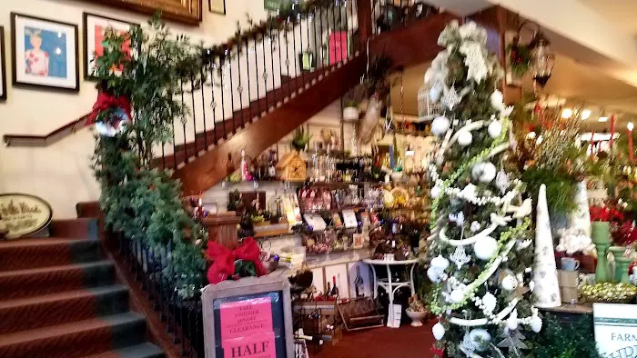 A Walk In the Woods Gallery & Gifts 2