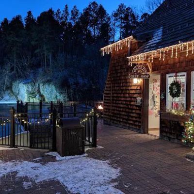 The Pond Gift Shop