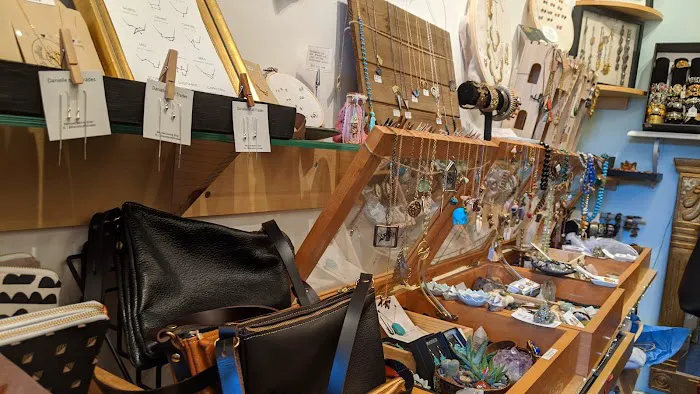 Petite Galleria 4