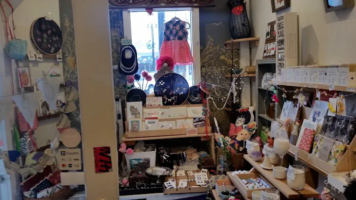 Petite Galleria 6