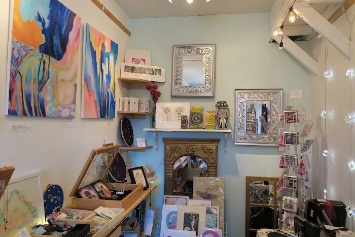 Petite Galleria 9