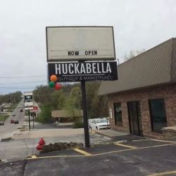 HuckaBella Boutique & Marketplace ico