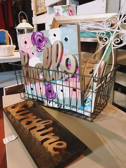 HuckaBella Boutique & Marketplace 9