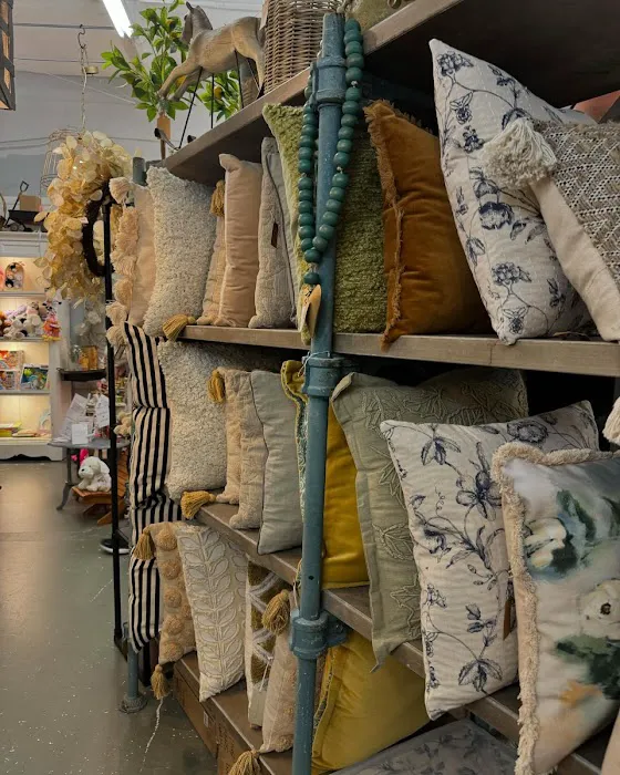 SweetPea's Vintage & More 4