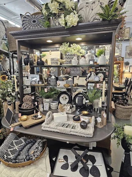 SweetPea's Vintage & More 8