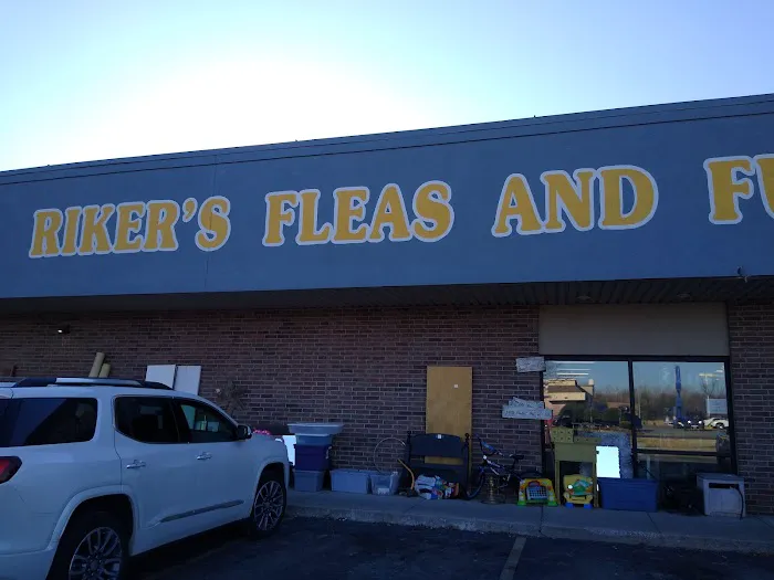 Riker's Fleas and Furniture - Nixa 6