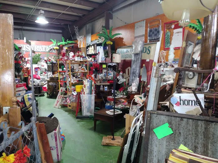 Primitive Chick Antiques 7