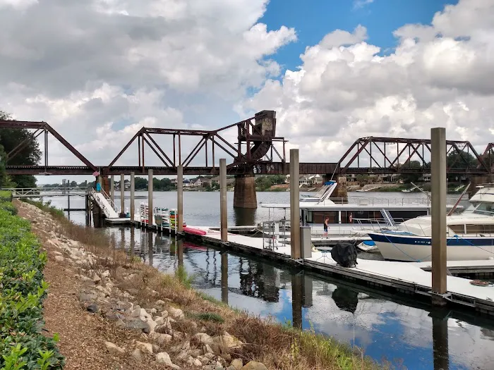 Riverwalk Marina Gift Shop 4