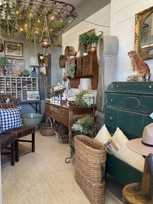 Romantic Farmhouse 2