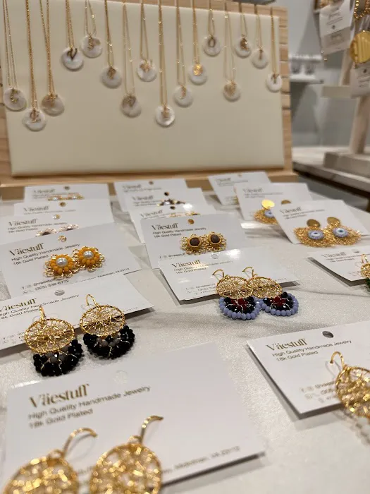 VaEs Boutiques 5
