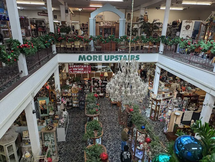 Redlands Galleria 0