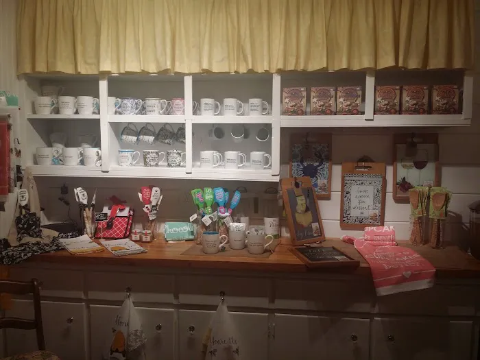 Shoppe Around the corner 3