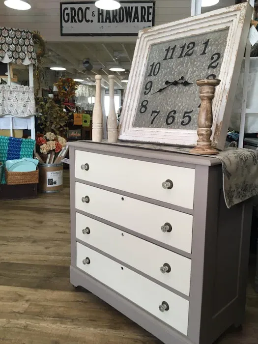 The Nest Vintage & Home 6