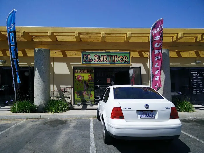 El Surtidor Candy & Supplies 1