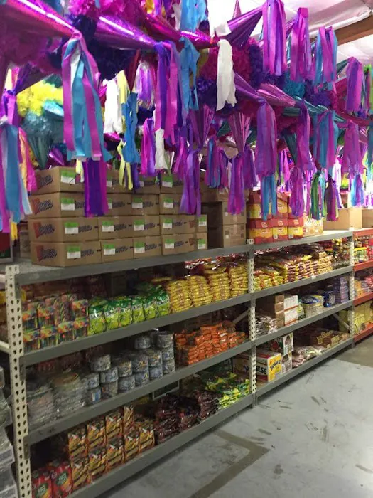 El Surtidor Candy & Supplies 4