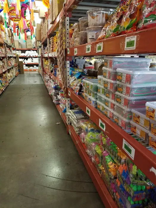 El Surtidor Candy & Supplies 9