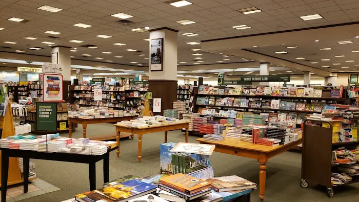 Barnes & Noble 3